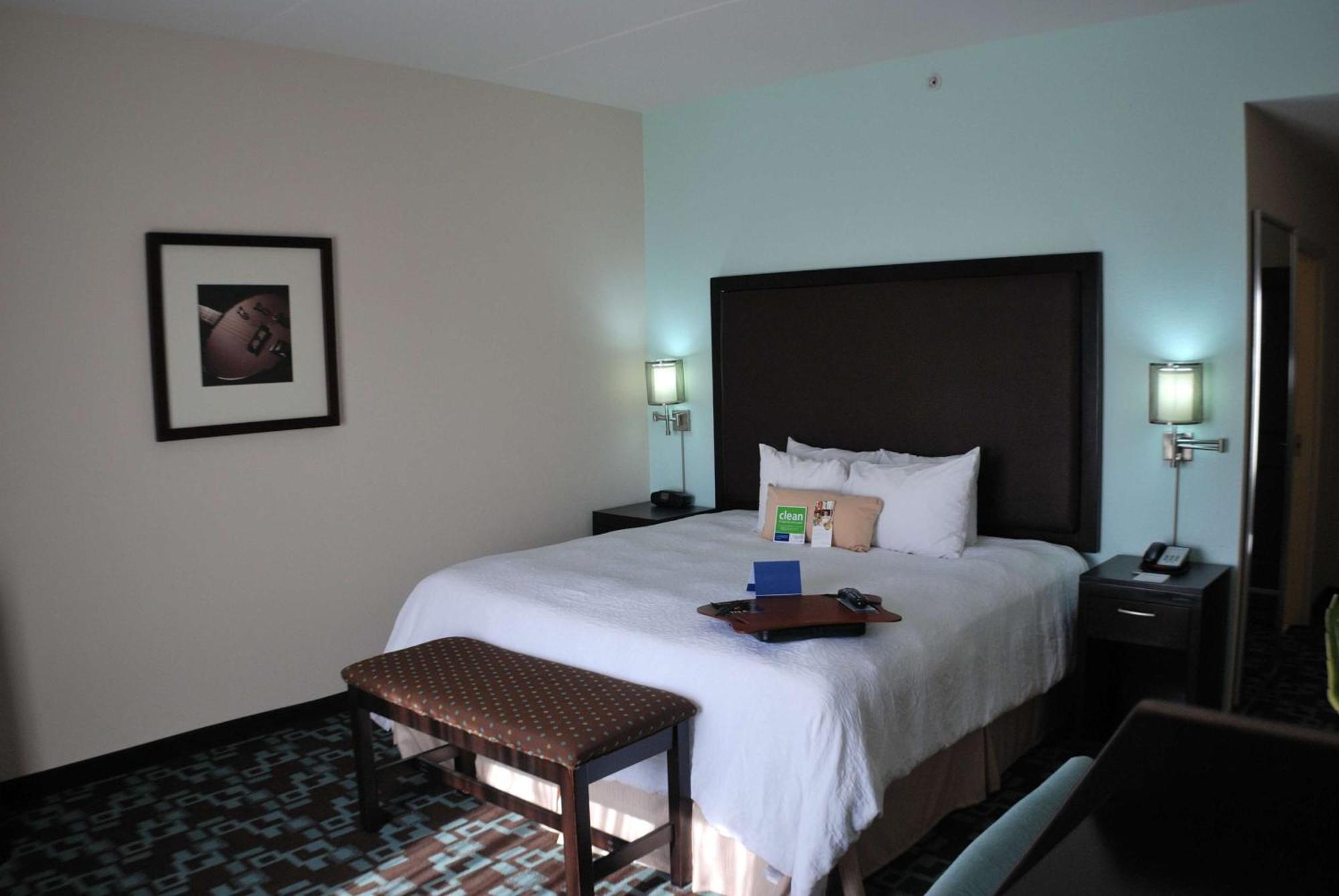 Hampton & At Opryland 3* Nashville