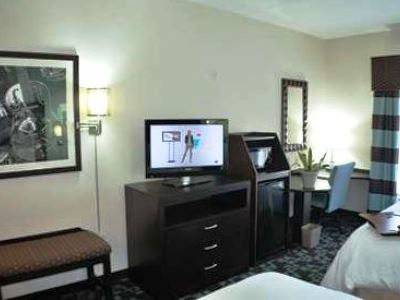 Hotel Hampton & At Opryland 3*